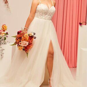 David’s Bridal DB Studio Wedding Dress Ivory 18W Plus Size Corset Tulle Slit